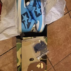 A bathing ape  shoes signed by shareef o'neal (dead stock) brand new